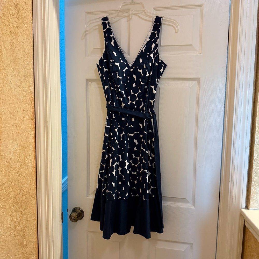 Nine West Elegant Navy and White Sleeveless Dress Size 4